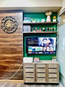 Condo near airport with PS4 and Parking