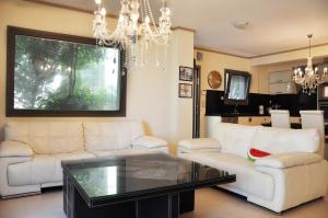 Charming Villa with Seaview in a Gated Complex