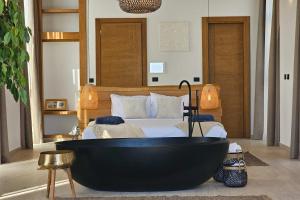 High-End Villa with Private Beach Access