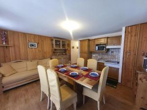 Appartements Appartement 3 pieces avec grande terrasse, garage et equipements modernes a Montgenevre - FR-1-266-210 : photos des chambres