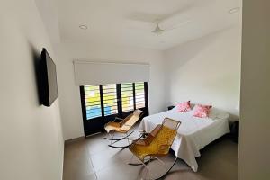 Apto con balcón vista amanecer