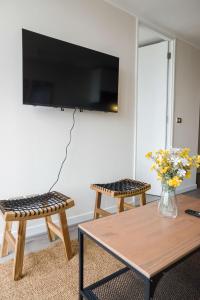 Chill Cozy 1BR Oasis w Pool & BBQ in Irarrazabal