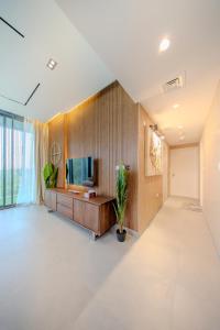 2BR Home - Aljadas Amazing Green Views - Sleeps 6