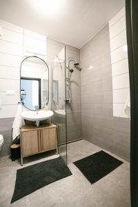 Bright Central Apt Presov with Free Parking