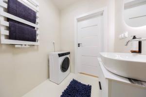 Zenith Suite Residence- City Centre, Free Parking by StayNest