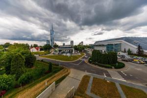 Zenith Suite Residence- City Centre, Free Parking by StayNest