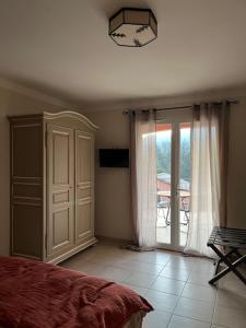 B&B / Chambres d'hotes Le Mas du Grand Chene - Chambres & Roulotte : photos des chambres