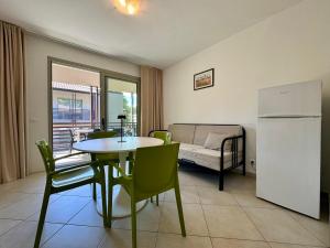 Prassitele Apartments