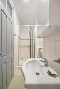 Large Group - Walk to Beach, By TimeCooler