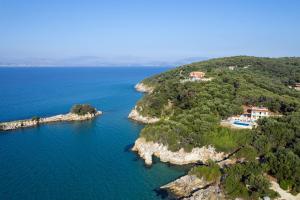 Beachfront Villa Seasun by PosarelliVillas