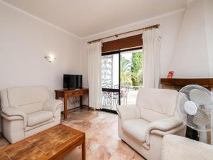 Akisol Porches Interlude