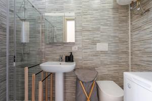 GuestHost - Isole Ciclopi View - Lovely Apartment