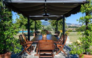 Gorgeous Home In Terre Roveresche