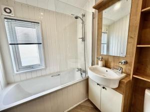 Seaside Escape - Parkdean Resort Camber Sands