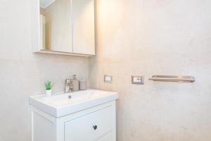 Navigli Suite Panoramica Terrazzo Free Parking AC Wifi