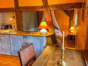 Appartements La Maison Bleue - Historic House in the Heart of Riquewihr : photos des chambres