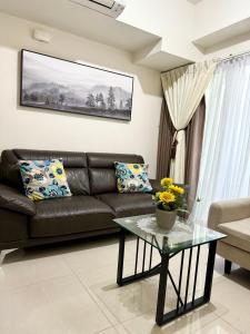 10F Central location & Near Airport
