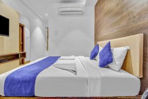 Hotel Karpagam Lodging House Nr Railway Station & Gandhipuram bus stand