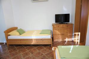 One-Bedroom Apartment with Balcony room in Rooms & Apartments Pr Matjon