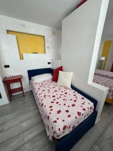 Terrace Apartment Venice Center - Yellow