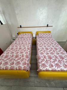 Terrace Apartment Venice Center - Yellow