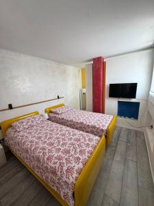 Terrace Apartment Venice Center - Yellow