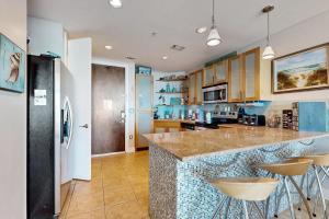 Emerald by the Sea #711