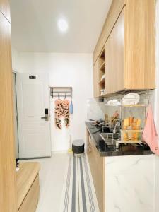 503 Kiwi Mordern Studio With Kitchen & Balcony