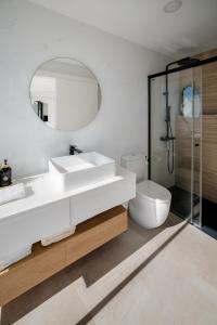 V&C Luxury Village ll