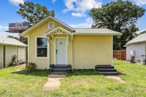 Cozy Studio Retreat Near Downtown Pensacola