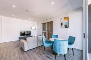 Tranquil 2BR Stay Between Art and Sky