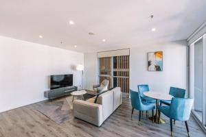 Tranquil 2BR Stay Between Art and Sky