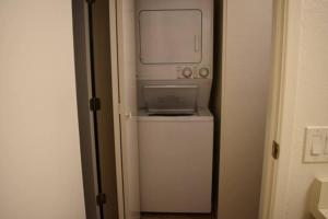 Sabino Canyon Condo with a Pool and Spa