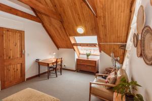 The Attic - Deluxe Leisure Loft