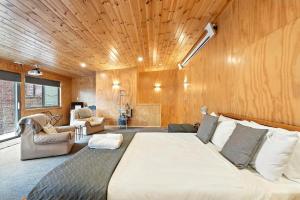 Down the Lane at 408 - On the North Hobart Strip