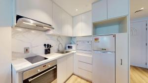 Vacationer Holiday Homes I Colourful 1 Bedroom l Marina Views