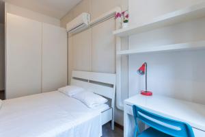 Corso Venezia Suite with double bathroom and balcony