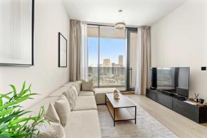 Modern 1BR in JVC with Pool Gym and Parking - 4hvězdičkové hotely ve městě Dubaj