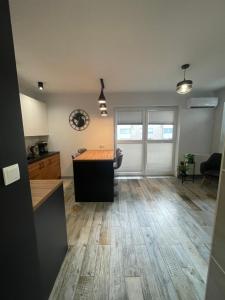 Apartament GB przy PCK 3 z bezpłatnym parkingiem by Gingerbread Apartments