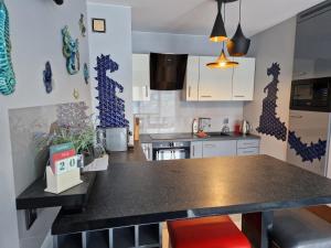 Apartament Ustka Holiday - w porcie z widokiem i klimatyzacją