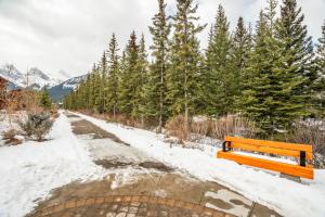 Spring Creek Penthouse by Canadian Rockies Vacation Rentals