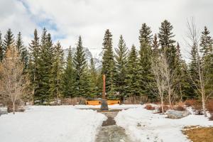 Spring Creek Penthouse by Canadian Rockies Vacation Rentals