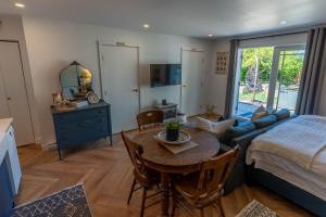 Garden Cottage and Bunkie at Horner Park