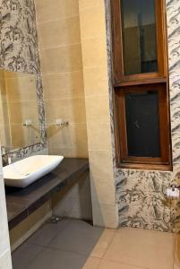 Aurora White Bungalow Kandy