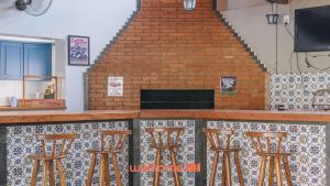 Casa em Dois Córregos com Piscina e Lazer Completo