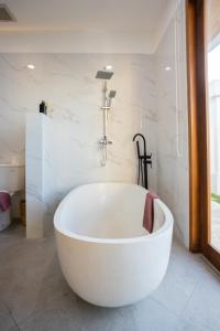 VCG Haven Villa - 2BR Tropical Modern Minimalist