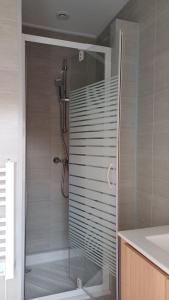 Appartements NOUVEAU STUDIO OMER - Netflix & Clim - Centre Ville Transports - Ideal PRO ou COUPLE - Cosy & Confort - OFFRE SPECIALE : photos des chambres
