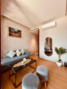 Vaelora Stay Luxury Studio-Galaxy Blue Sapphire Plaza