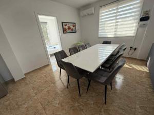 Villa Coralia Gardens 1km From Coral Bay Beach