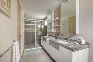 Large&modern apartment with private terrace